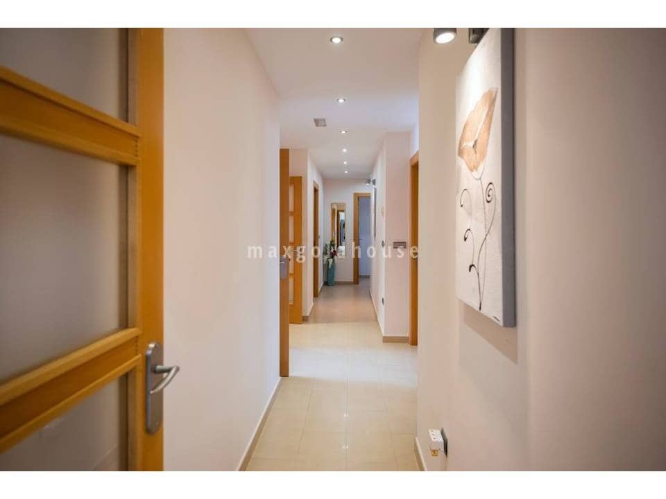4 soveværelse Villa til salg i Avileses med swimmingpool - € 1.350.000 (Ref: 9990033)