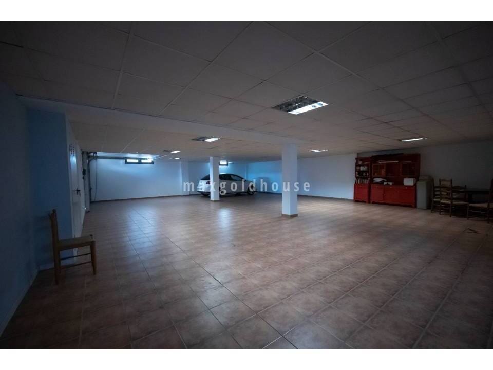 4 soveværelse Villa til salg i Avileses med swimmingpool - € 1.350.000 (Ref: 9990033)