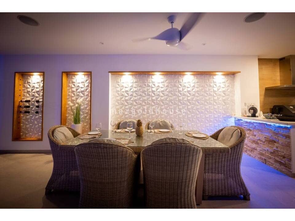 4 soveværelse Villa til salg i Avileses med swimmingpool - € 1.350.000 (Ref: 9990033)