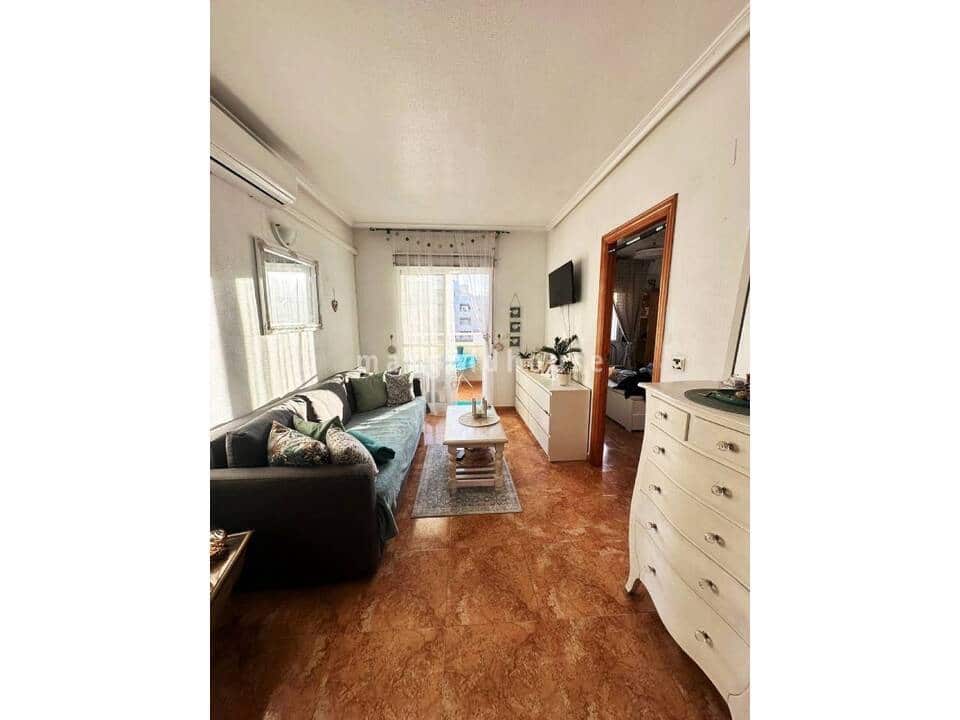 1 quarto Apartamento para venda em Torrevieja com piscina - 115 000 € (Ref: 9995385)