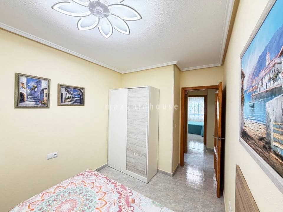 3 slaapkamer Appartement te koop in Torrevieja - € 230.000 (Ref: 9995388)