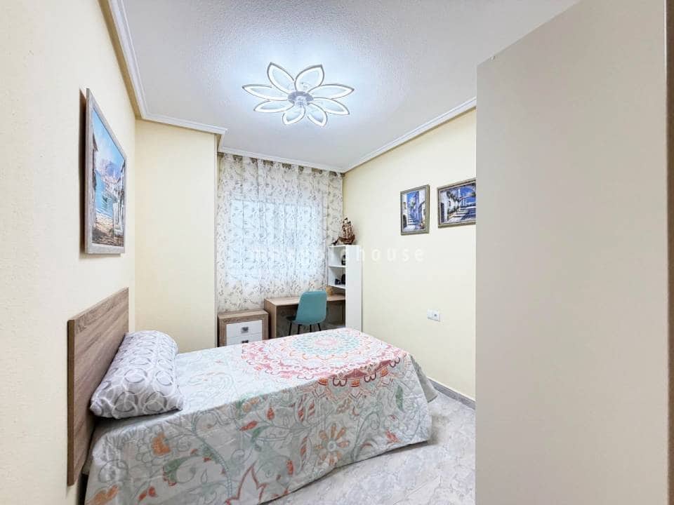 3 slaapkamer Appartement te koop in Torrevieja - € 230.000 (Ref: 9995388)