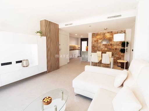 3 sypialnia Willa na sprzedaż w La Marina z basenem - 395 000 € (Ref: 9995397)
