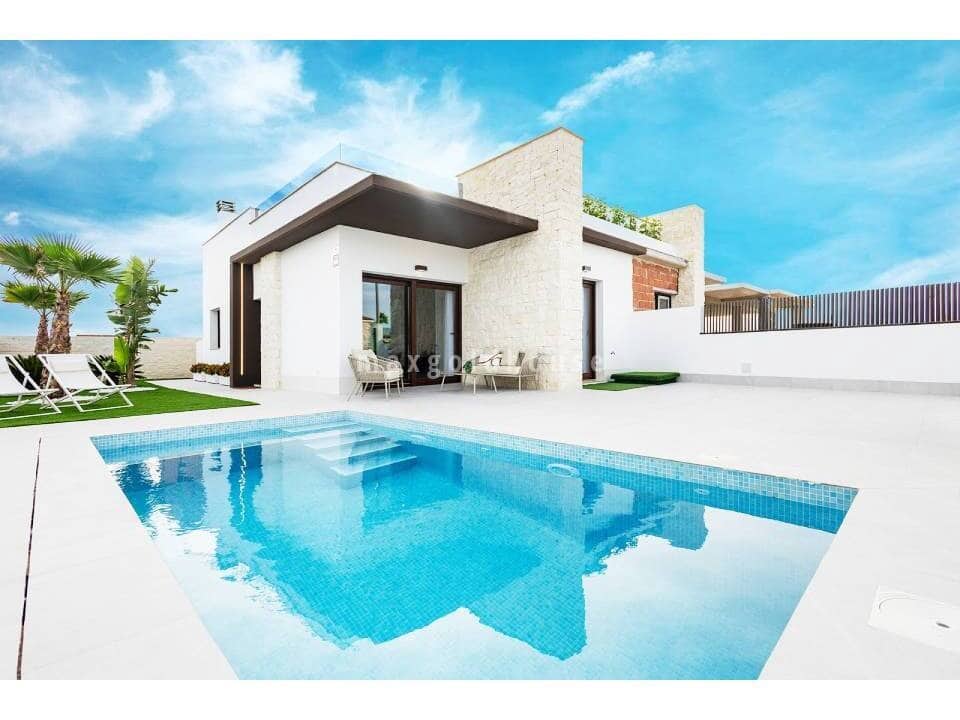 2 bedroom Villa for sale in Los Montesinos with pool - € 351,000 (Ref: 9995398)