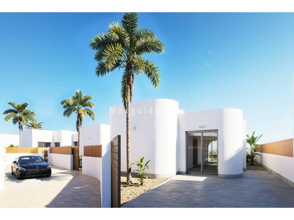 3 Zimmer Villa zu verkaufen in Los Alcazares mit Pool - 589.900 € (Ref: 9996424)