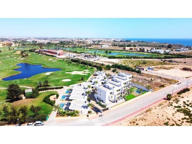 3 Zimmer Villa zu verkaufen in Los Alcázares mit Pool - 589.900 € (Ref: 9996424)
