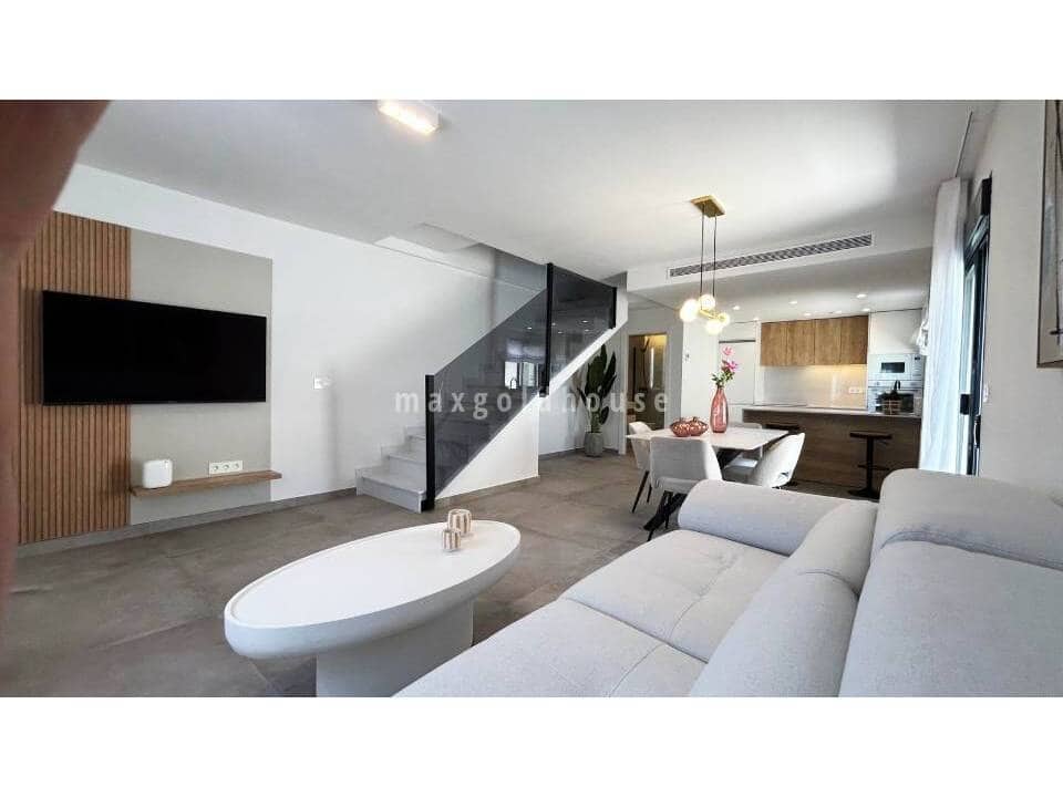 3 soveværelse Byhus til salg i Pilar de la Horadada - € 299.900 (Ref: 9996425)