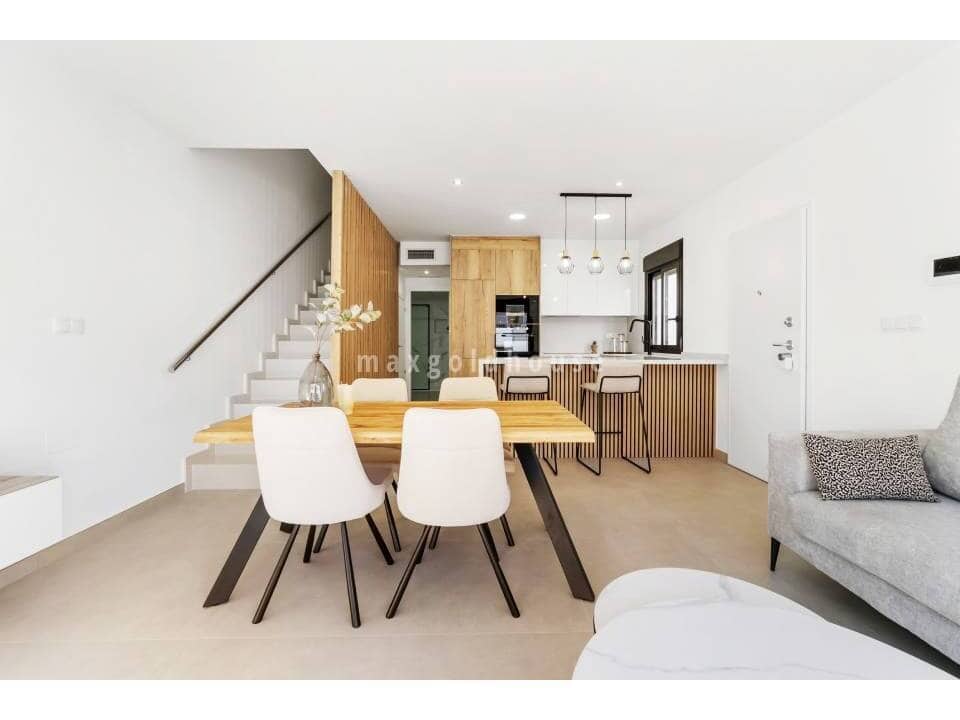 3 quarto Moradia para venda em San Pedro del Pinatar com piscina - 380 000 € (Ref: 9996426)