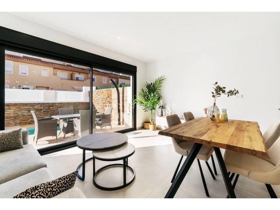 3 quarto Moradia para venda em San Pedro del Pinatar com piscina - 380 000 € (Ref: 9996426)