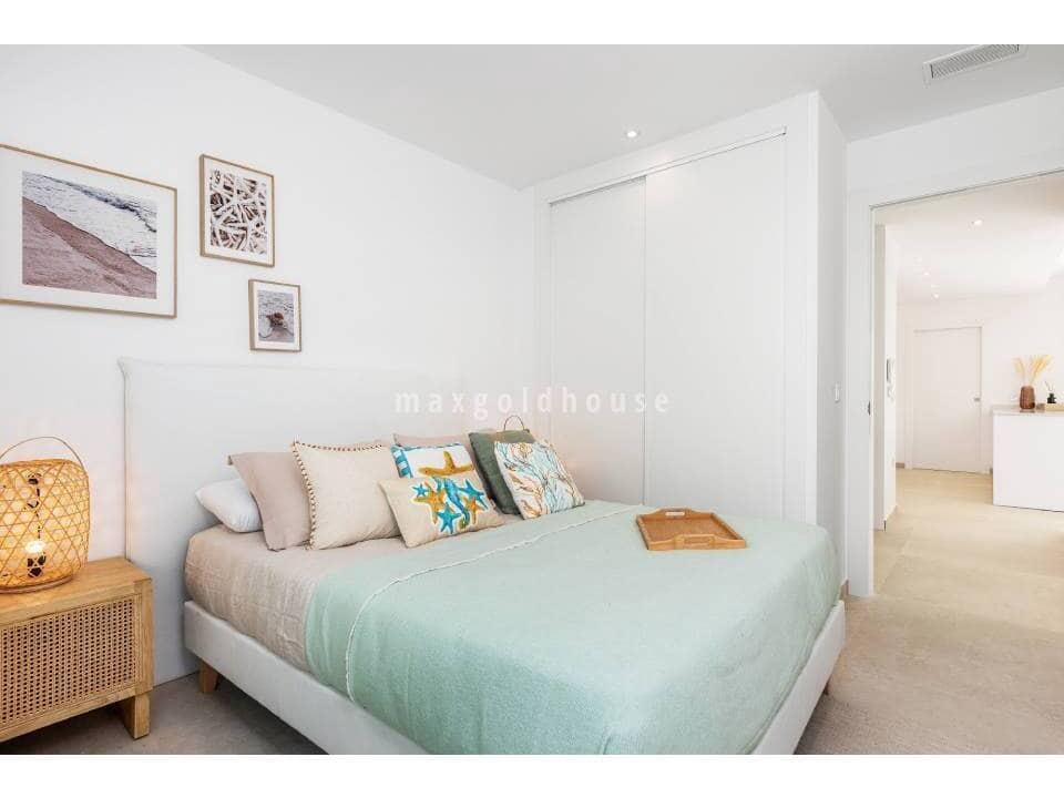 3 quarto Moradia para venda em Los Alcazares com piscina - 499 900 € (Ref: 9997849)