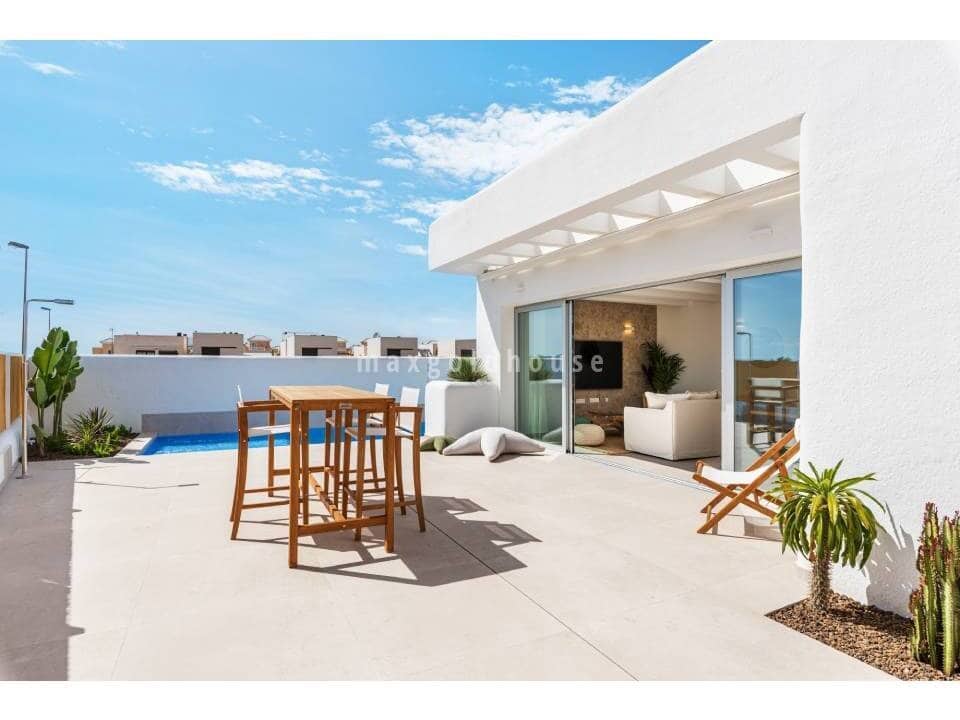 3 quarto Moradia para venda em Los Alcazares com piscina - 499 900 € (Ref: 9997849)