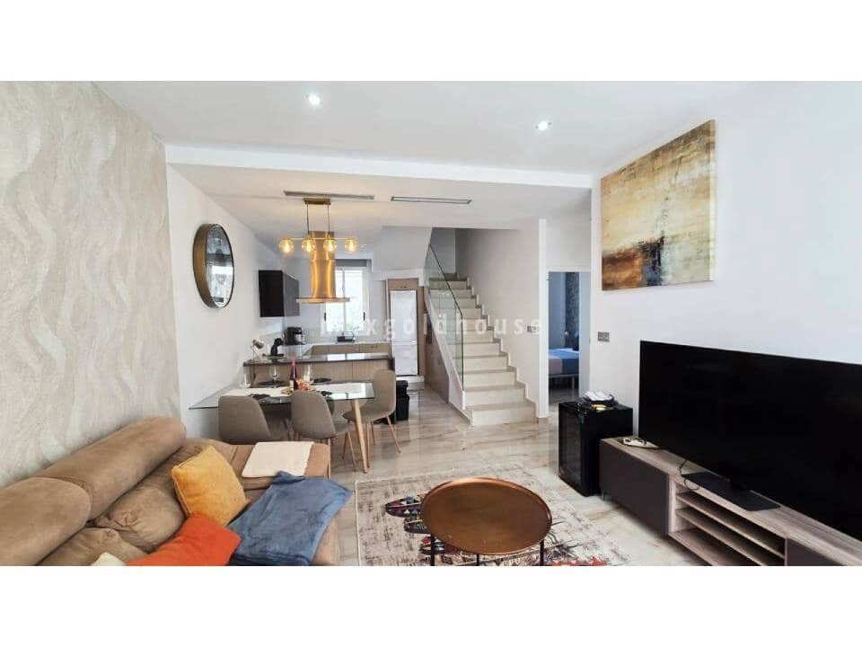 3 bedroom Villa for sale in Ciudad Quesada with pool - € 415,000 (Ref: 9997854)