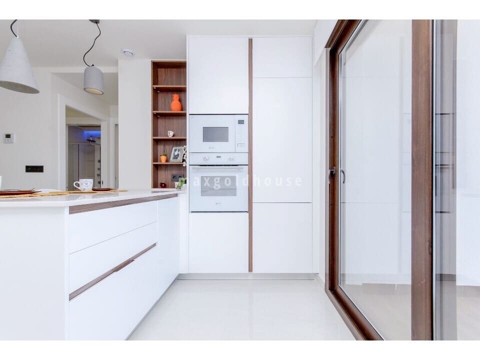 2 slaapkamer Appartement te koop in Los Balcones met zwembad - € 300.000 (Ref: 9999888)