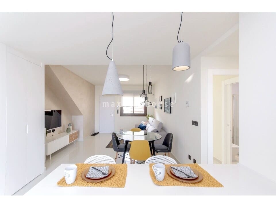 2 slaapkamer Appartement te koop in Los Balcones met zwembad - € 300.000 (Ref: 9999888)