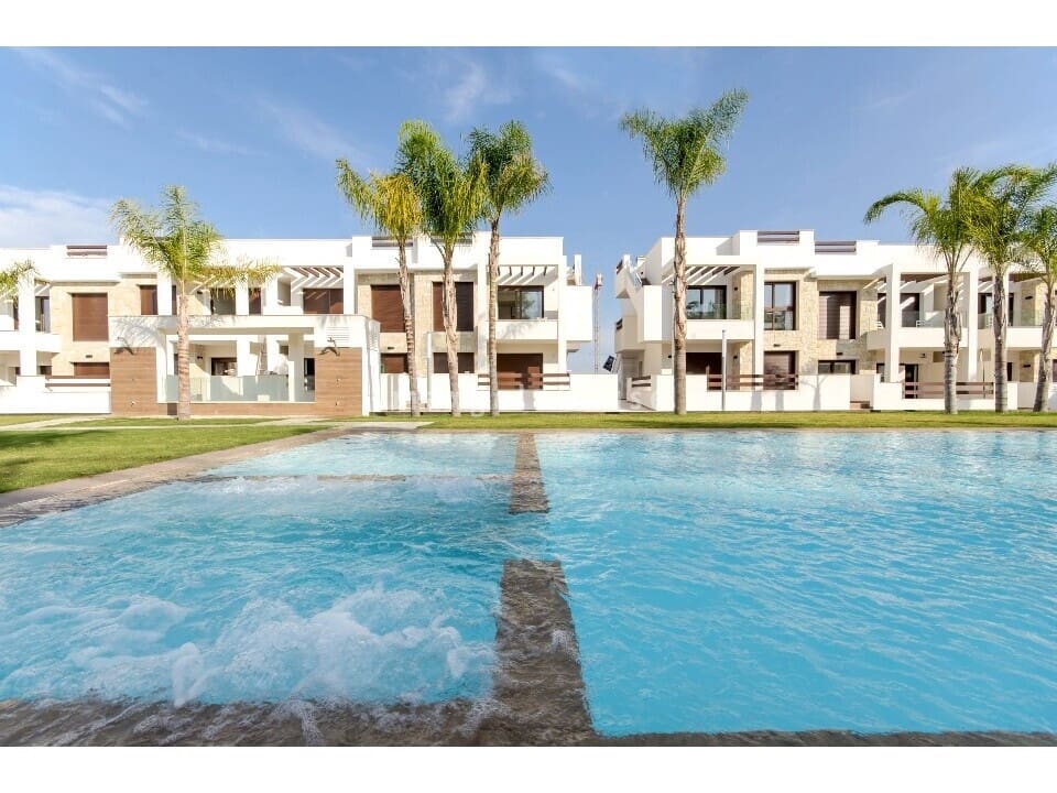 2 slaapkamer Appartement te koop in Los Balcones met zwembad - € 300.000 (Ref: 9999888)