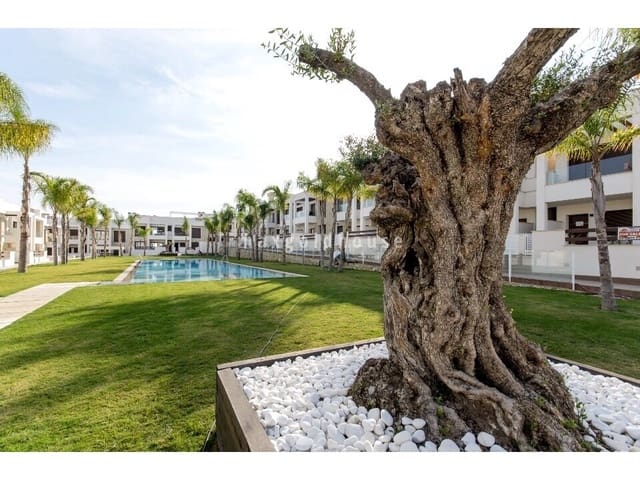 Apartamento de 2 habitaciones en Los Balcones en venta con piscina - 300.000 € (Ref: 9999888)