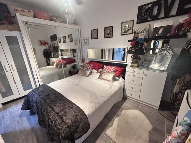 2 quarto Bungalow para venda em La Siesta - 169 995 € (Ref: 10135183)