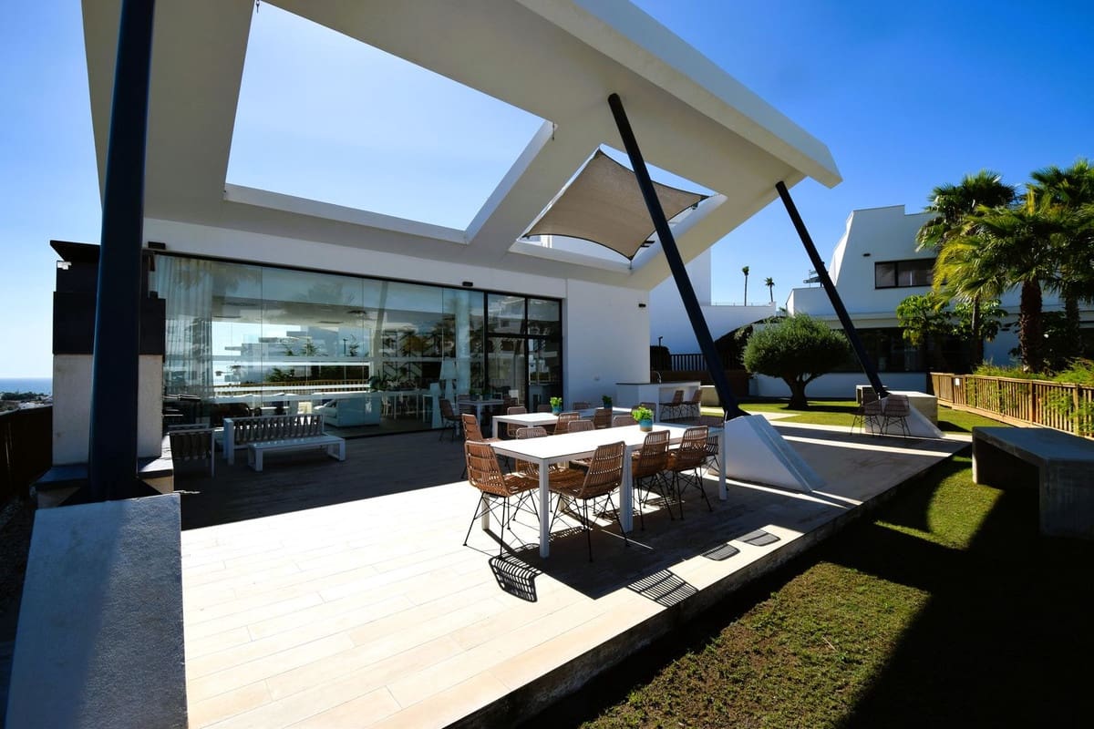 3 Zimmer Apartment zu verkaufen in La Cala de Mijas mit Pool Garage - 675.000 € (Ref: 10042163)