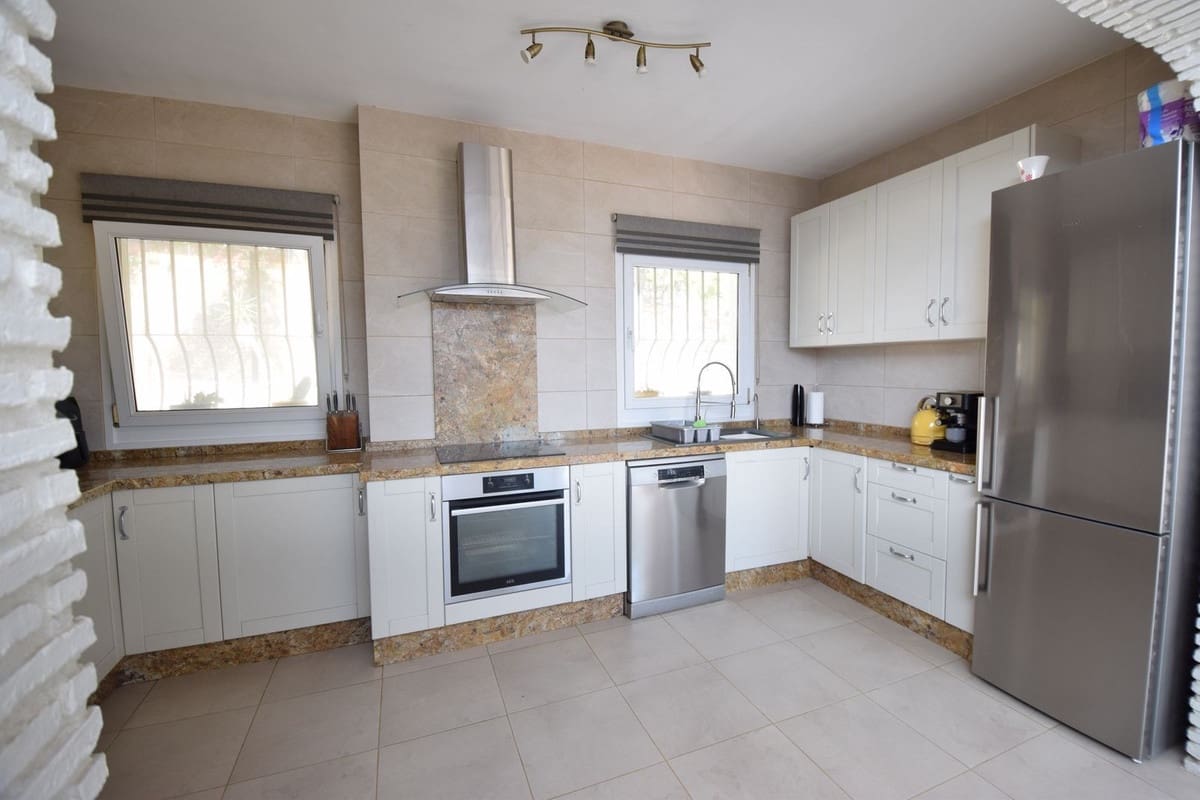 Chalet de 3 habitaciones en Mijas en venta con piscina garaje - 789.000 € (Ref: 10145238)