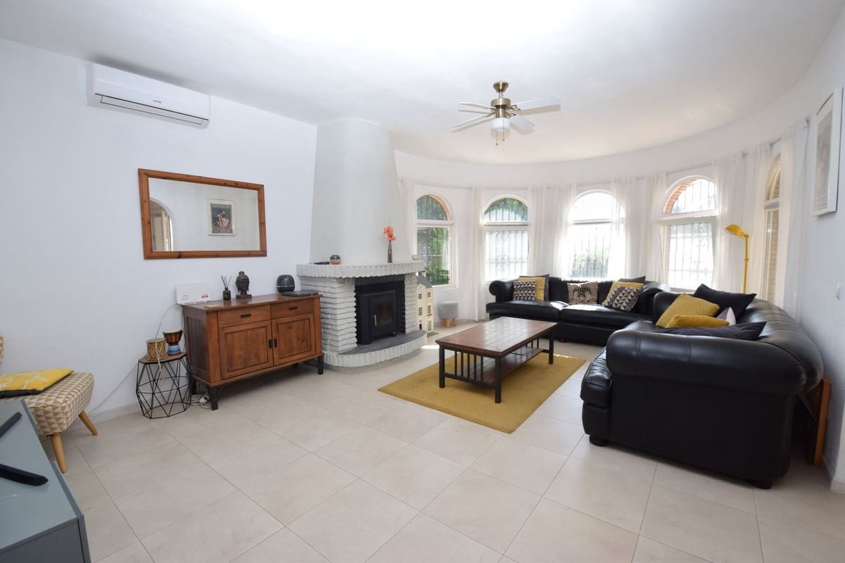 Chalet de 3 habitaciones en Mijas en venta con piscina garaje - 789.000 € (Ref: 10145238)