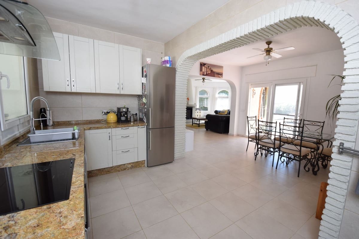 Chalet de 3 habitaciones en Mijas en venta con piscina garaje - 789.000 € (Ref: 10145238)