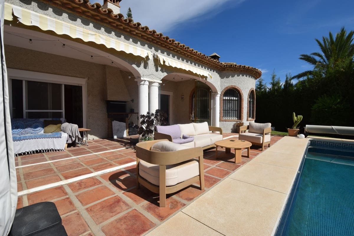 Chalet de 3 habitaciones en Mijas en venta con piscina garaje - 789.000 € (Ref: 10145238)