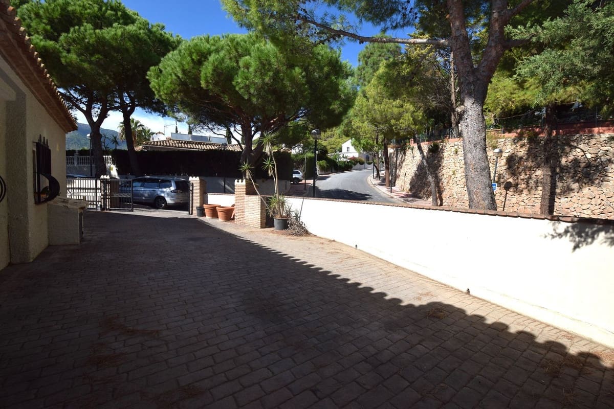 Chalet de 3 habitaciones en Mijas en venta con piscina garaje - 789.000 € (Ref: 10145238)