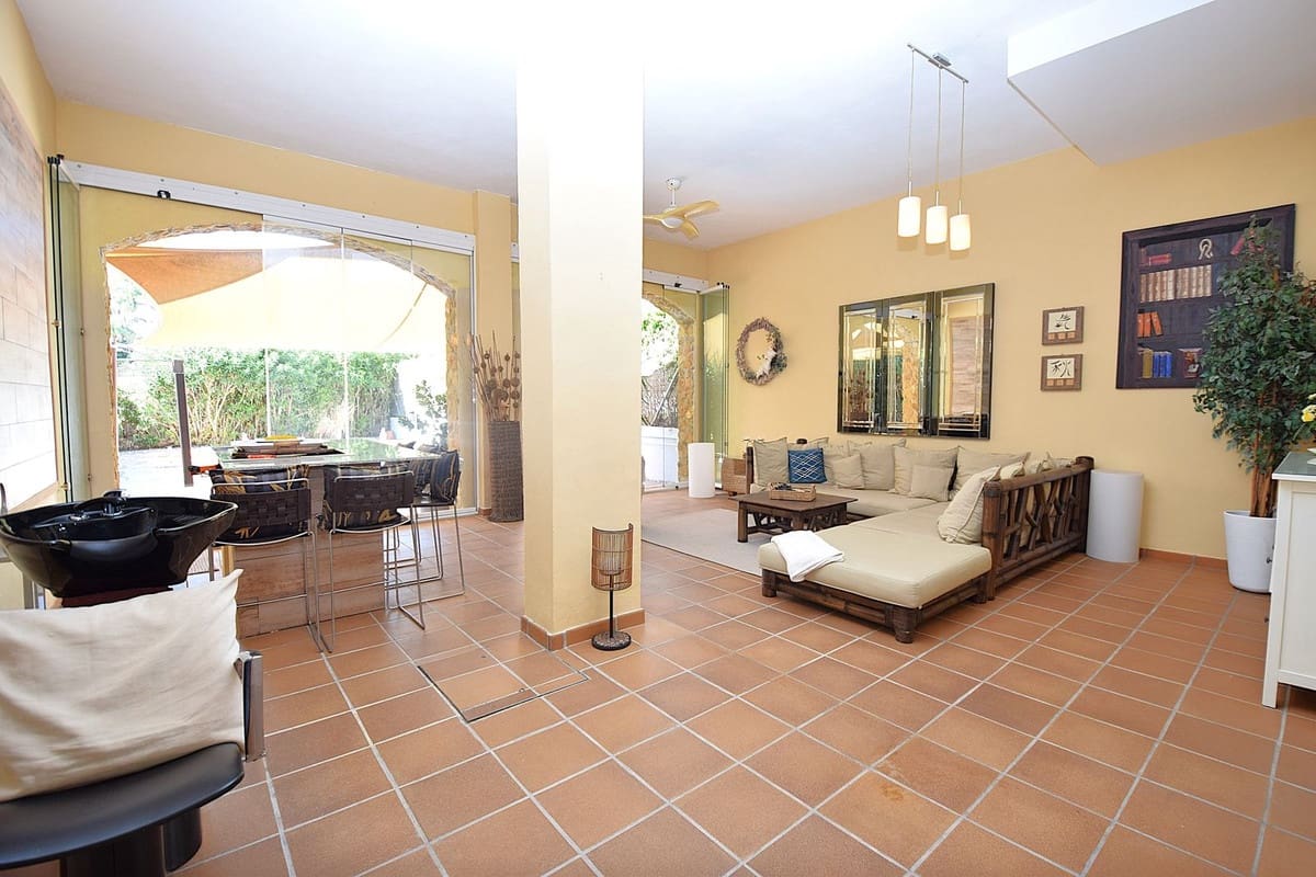 Adosado de 3 habitaciones en Calahonda en venta con piscina garaje - 649.950 € (Ref: 10156886)