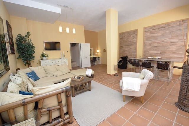 Adosado de 3 habitaciones en Calahonda, Mijas en venta con piscina garaje - 649.950 € (Ref: 10156886)