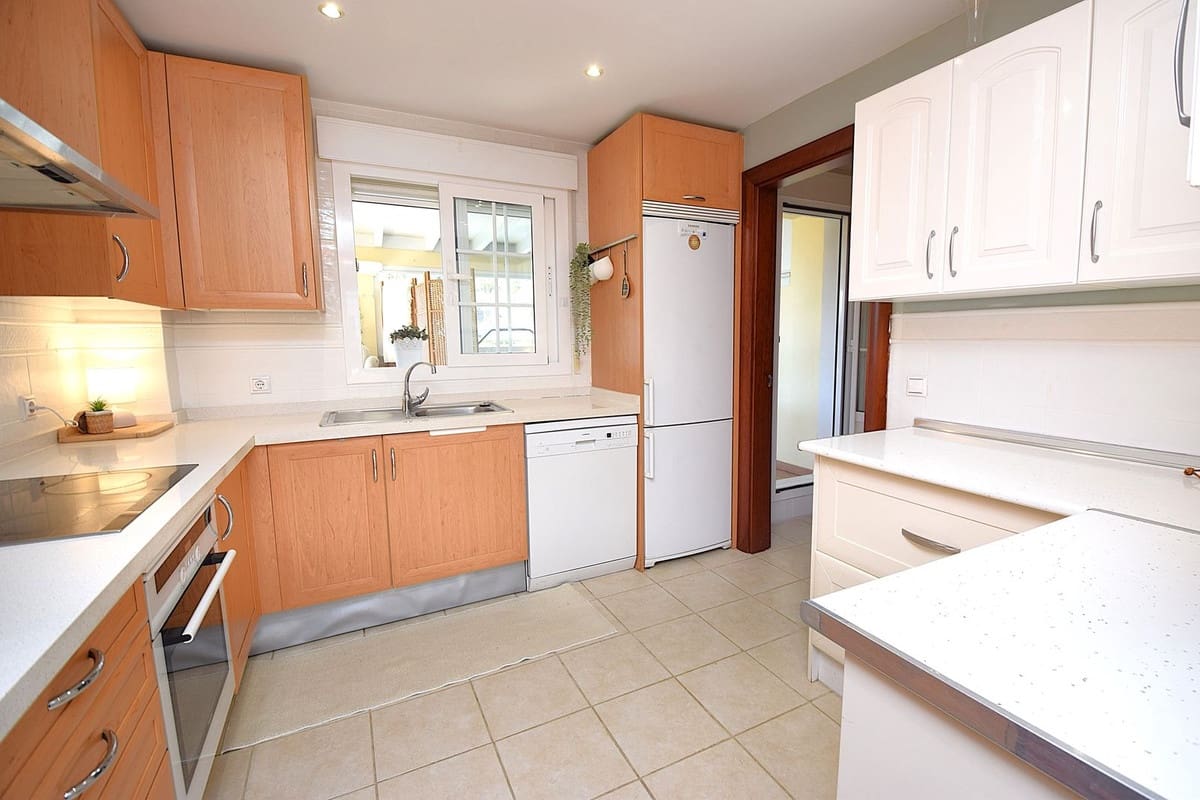 Adosado de 3 habitaciones en Calahonda en venta con piscina garaje - 649.950 € (Ref: 10156886)