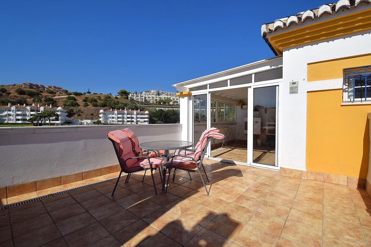 Adosado de 3 habitaciones en Calahonda en venta con piscina garaje - 649.950 € (Ref: 10156886)