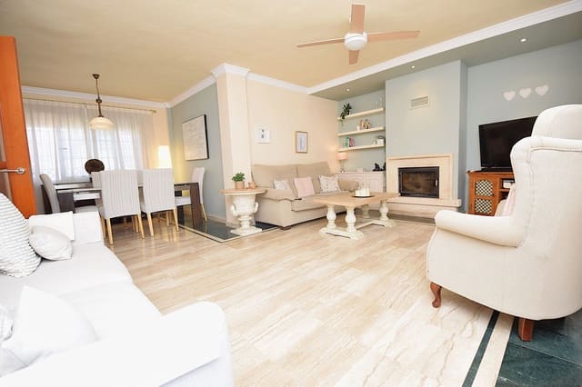 Adosado de 3 habitaciones en Calahonda, Mijas en venta con piscina garaje - 649.950 € (Ref: 10156886)