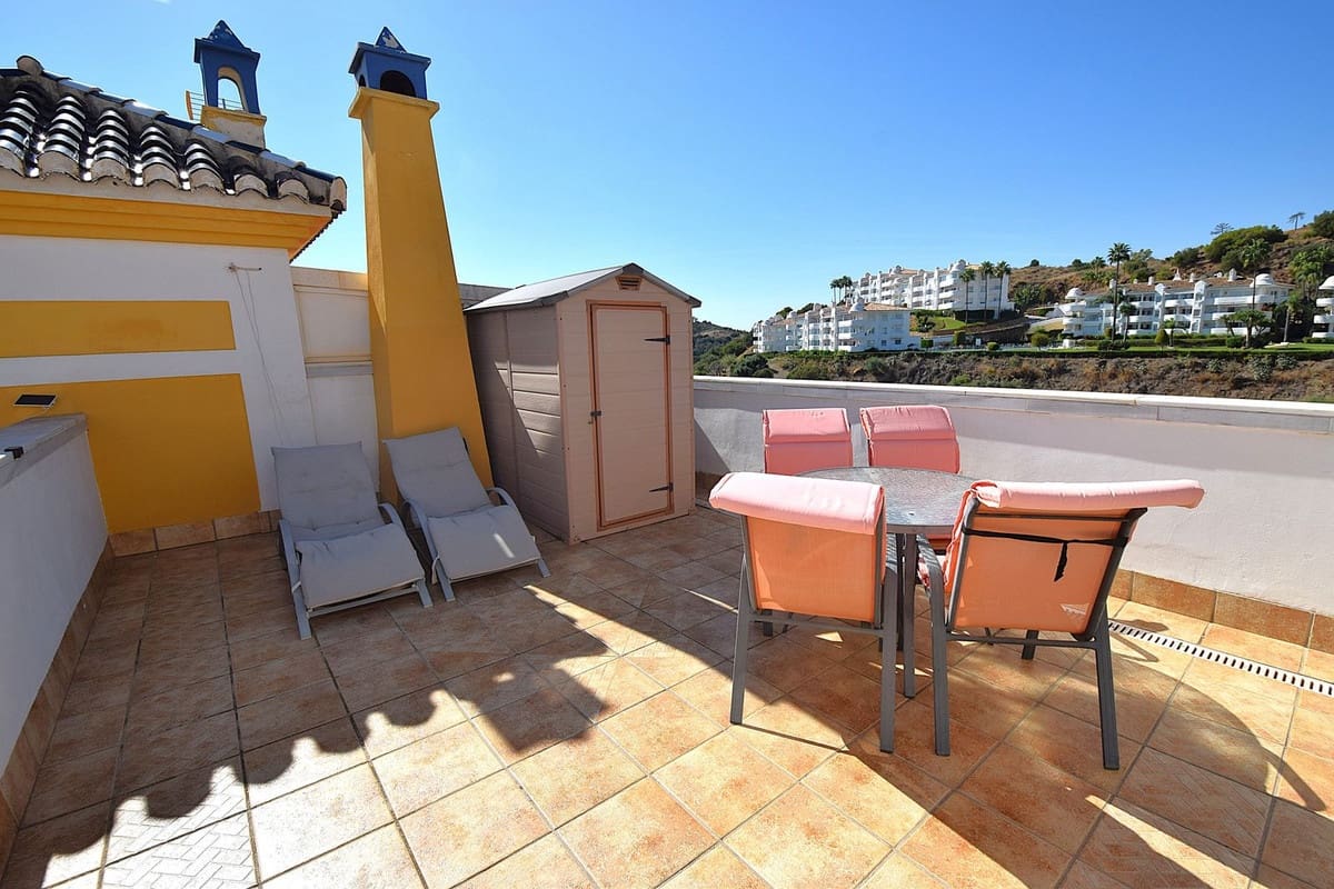 Adosado de 3 habitaciones en Calahonda en venta con piscina garaje - 649.950 € (Ref: 10156886)