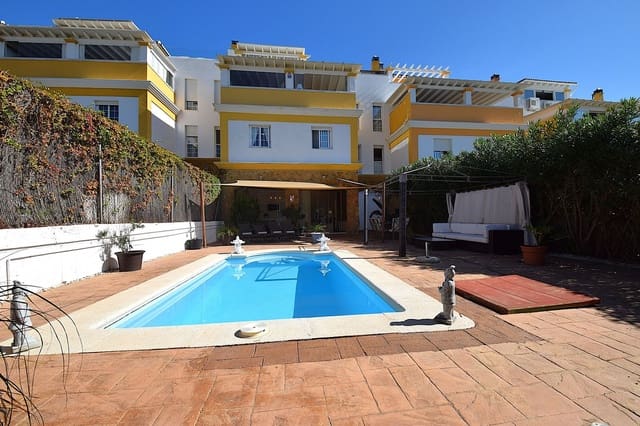 Adosado de 3 habitaciones en Calahonda, Mijas en venta con piscina garaje - 649.950 € (Ref: 10156886)