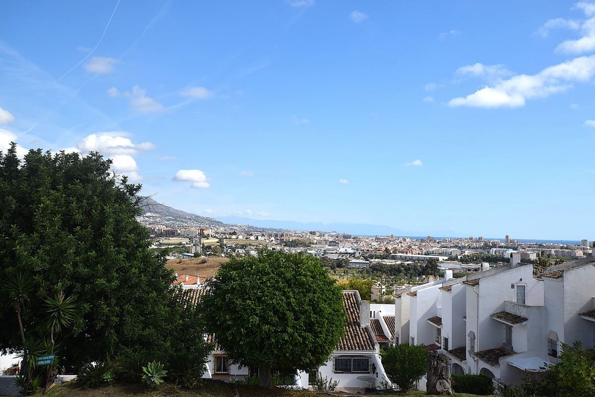 2 soveværelse Rækkehus til salg i Cerro del Aguila med swimmingpool - € 345.000 (Ref: 10160198)