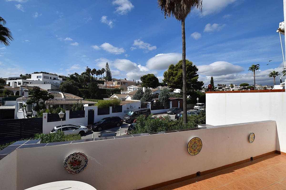 2 soveværelse Rækkehus til salg i Cerro del Aguila med swimmingpool - € 345.000 (Ref: 10160198)