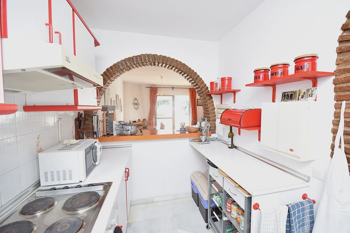 2 soveværelse Rækkehus til salg i Cerro del Aguila med swimmingpool - € 345.000 (Ref: 10160198)