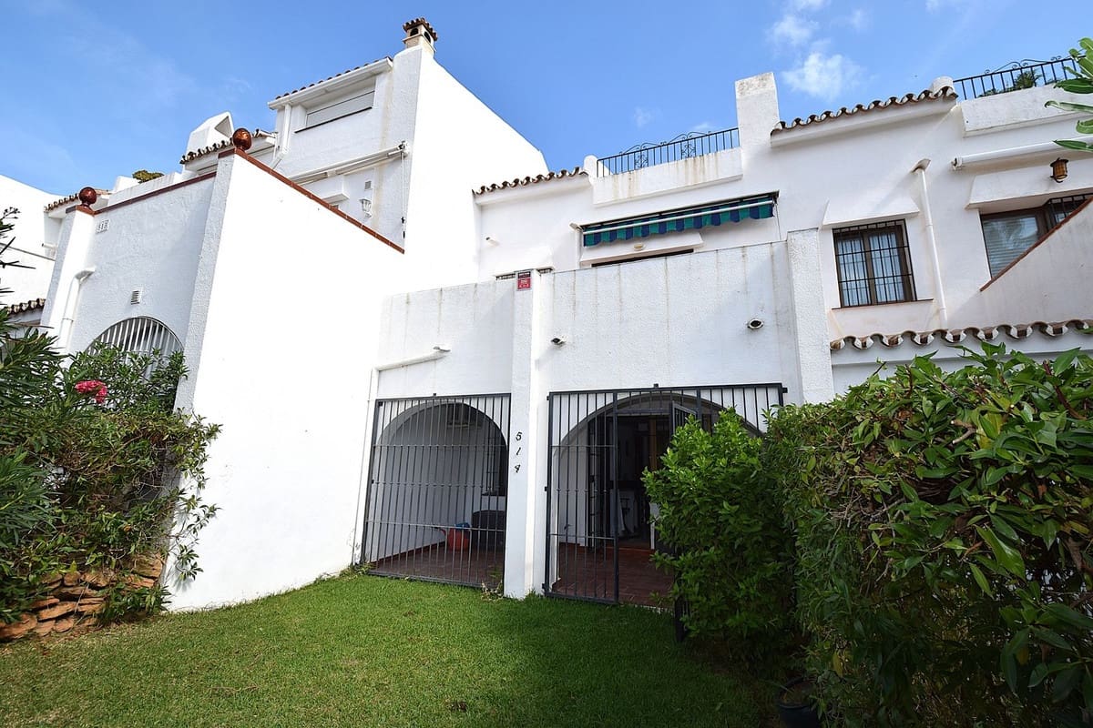 2 soveværelse Rækkehus til salg i Cerro del Aguila med swimmingpool - € 345.000 (Ref: 10160198)