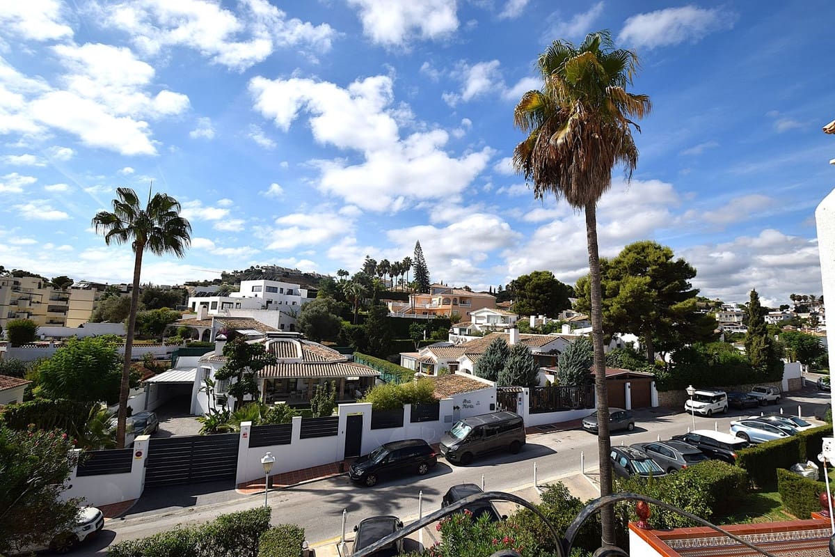 2 soveværelse Rækkehus til salg i Cerro del Aguila med swimmingpool - € 345.000 (Ref: 10160198)