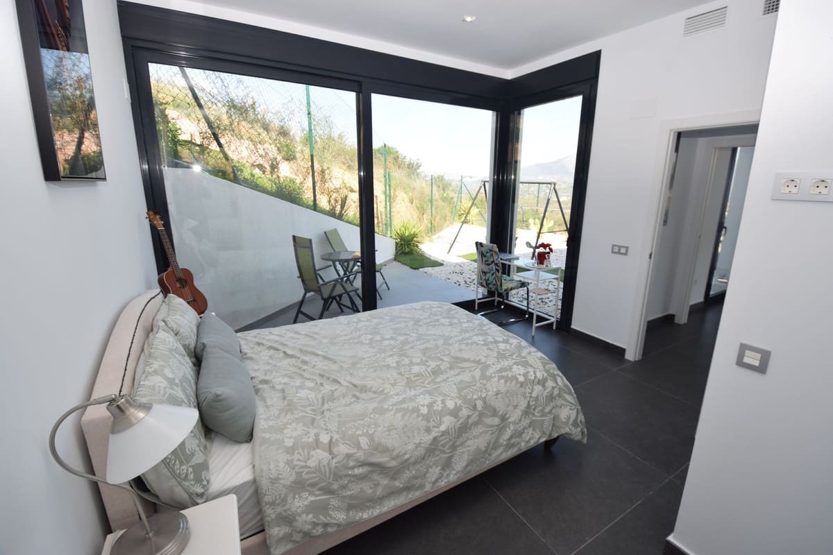 4 bedroom Villa for sale in La Cala Golf with pool garage - € 1,399,000 (Ref: 10182164)