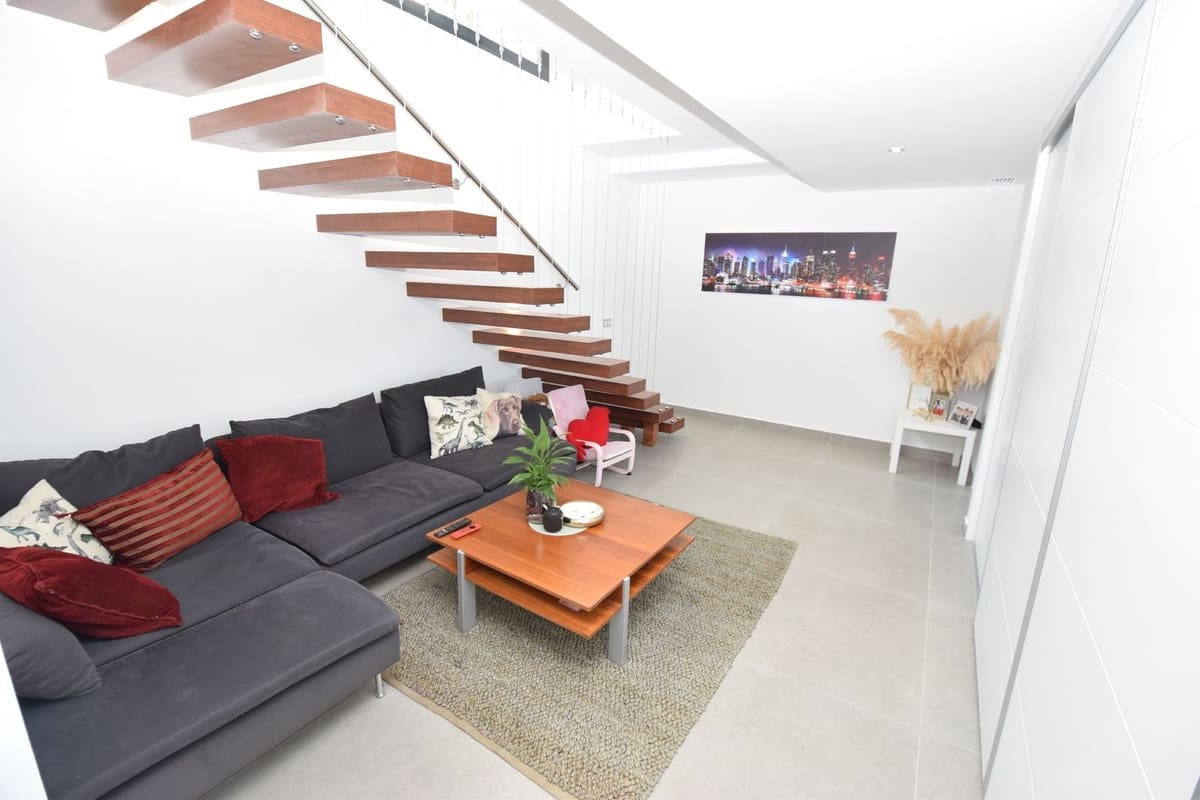 4 bedroom Villa for sale in La Cala Golf with pool garage - € 1,399,000 (Ref: 10182164)