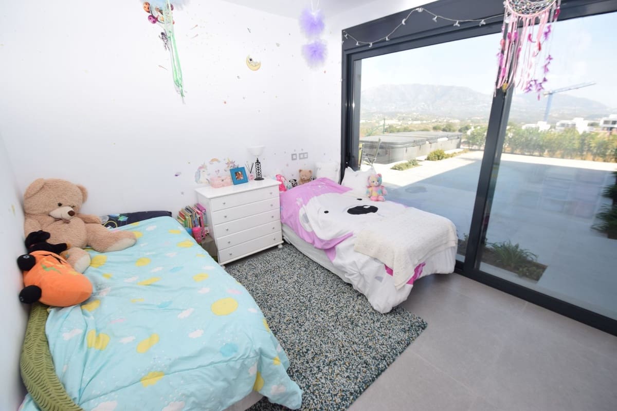 4 bedroom Villa for sale in La Cala Golf with pool garage - € 1,300,000 (Ref: 7413342)