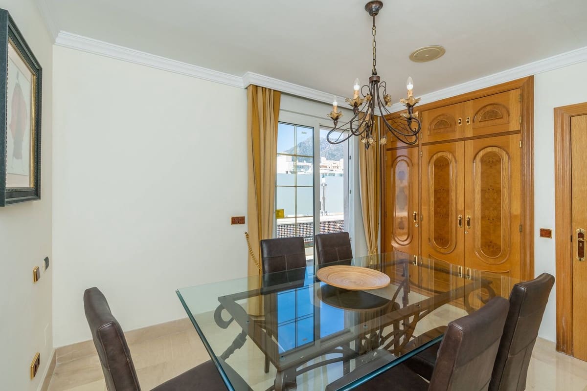 5 soverom Penthouse til salgs i Marbella med garasje - € 1 750 000 (Ref: 8183679)