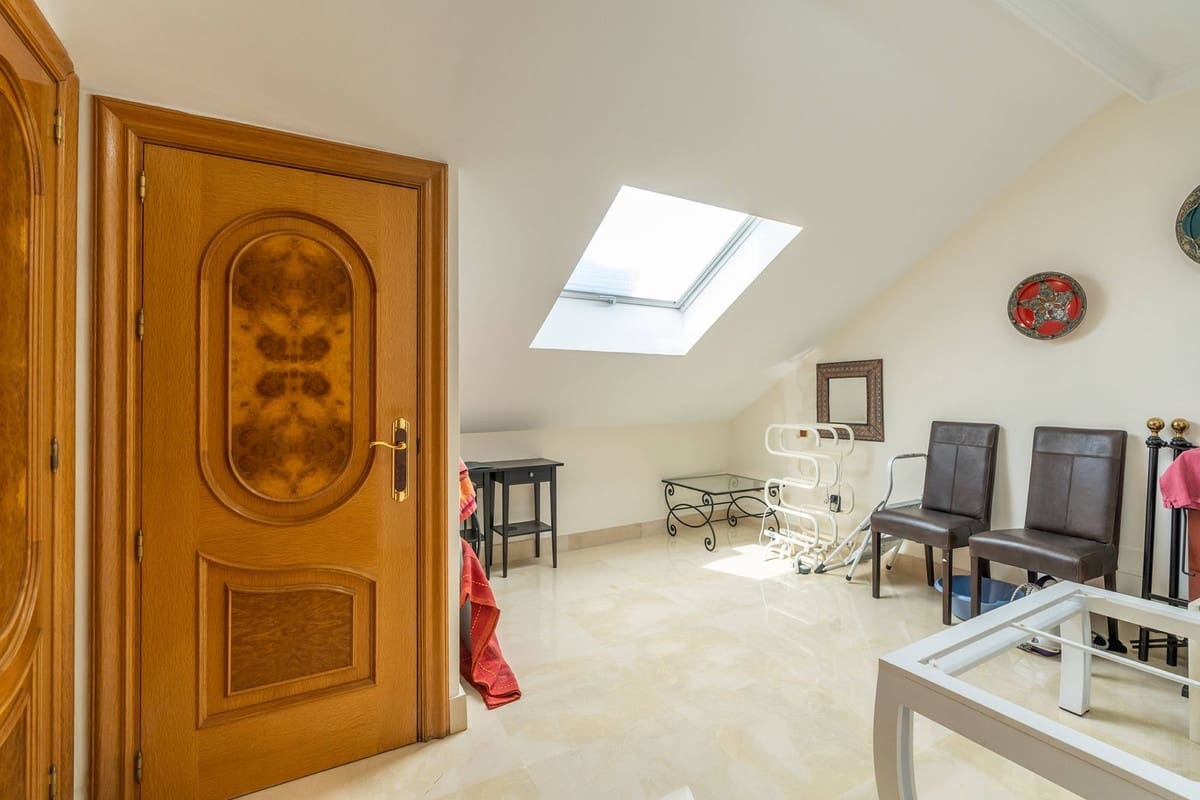 Ático de 5 habitaciones en Marbella en venta con garaje - 1.750.000 € (Ref: 8183679)