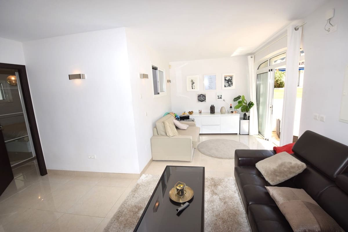 3 Zimmer Apartment zu verkaufen in La Cala de Mijas mit Pool - 475.000 € (Ref: 8501208)