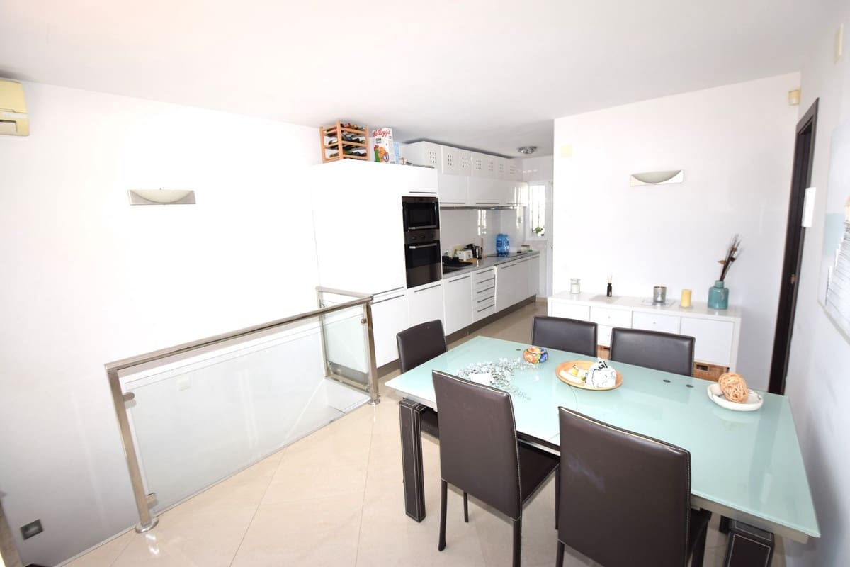 3 Zimmer Apartment zu verkaufen in La Cala de Mijas mit Pool - 475.000 € (Ref: 8501208)