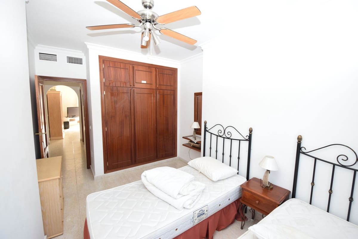 3 Zimmer Apartment zu verkaufen in La Cala de Mijas mit Pool - 429.000 € (Ref: 8820497)