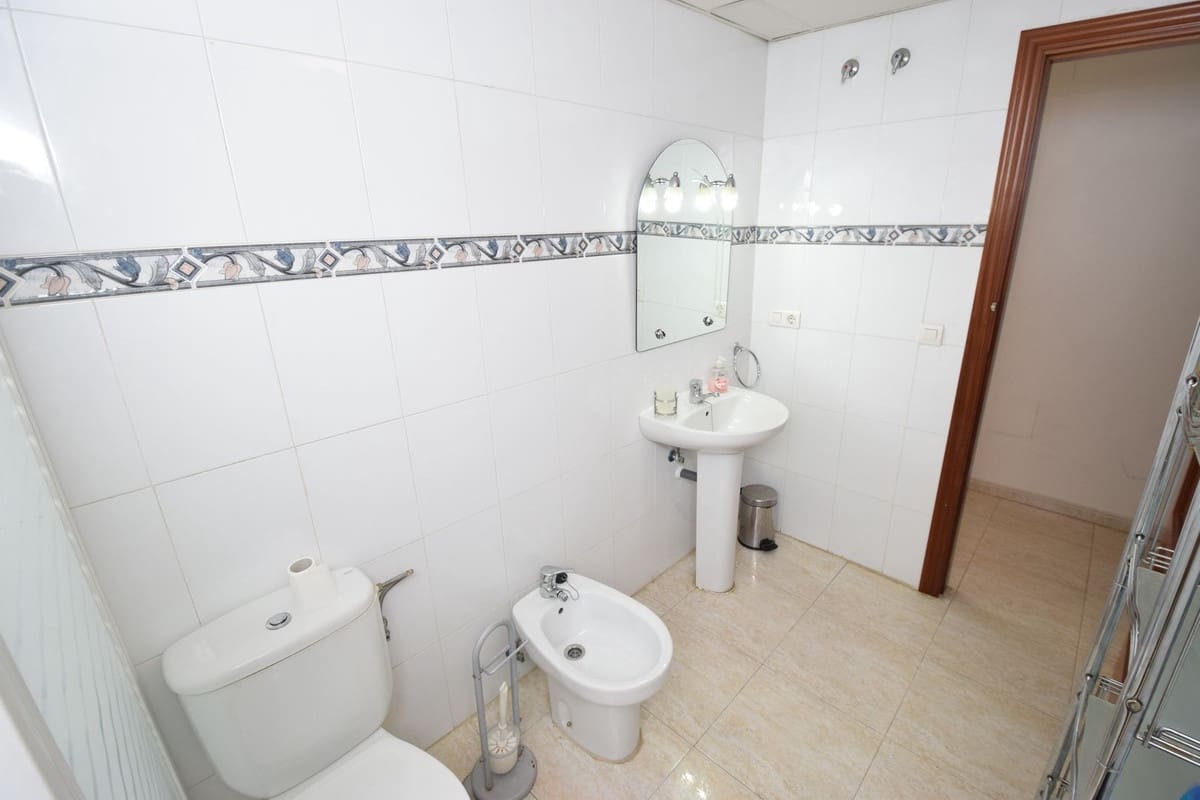 3 bedroom Apartment for sale in La Cala de Mijas with pool - € 399,000 (Ref: 8820497)