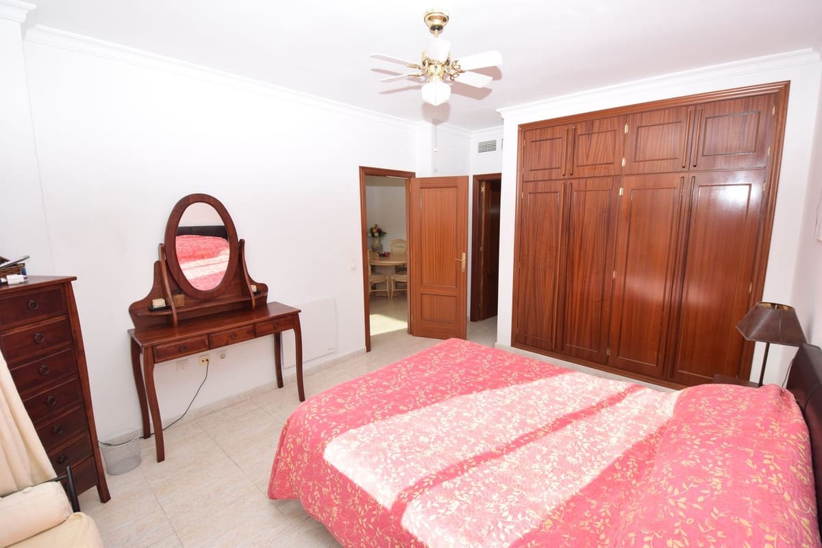 3 bedroom Apartment for sale in La Cala de Mijas with pool - € 399,000 (Ref: 8820497)