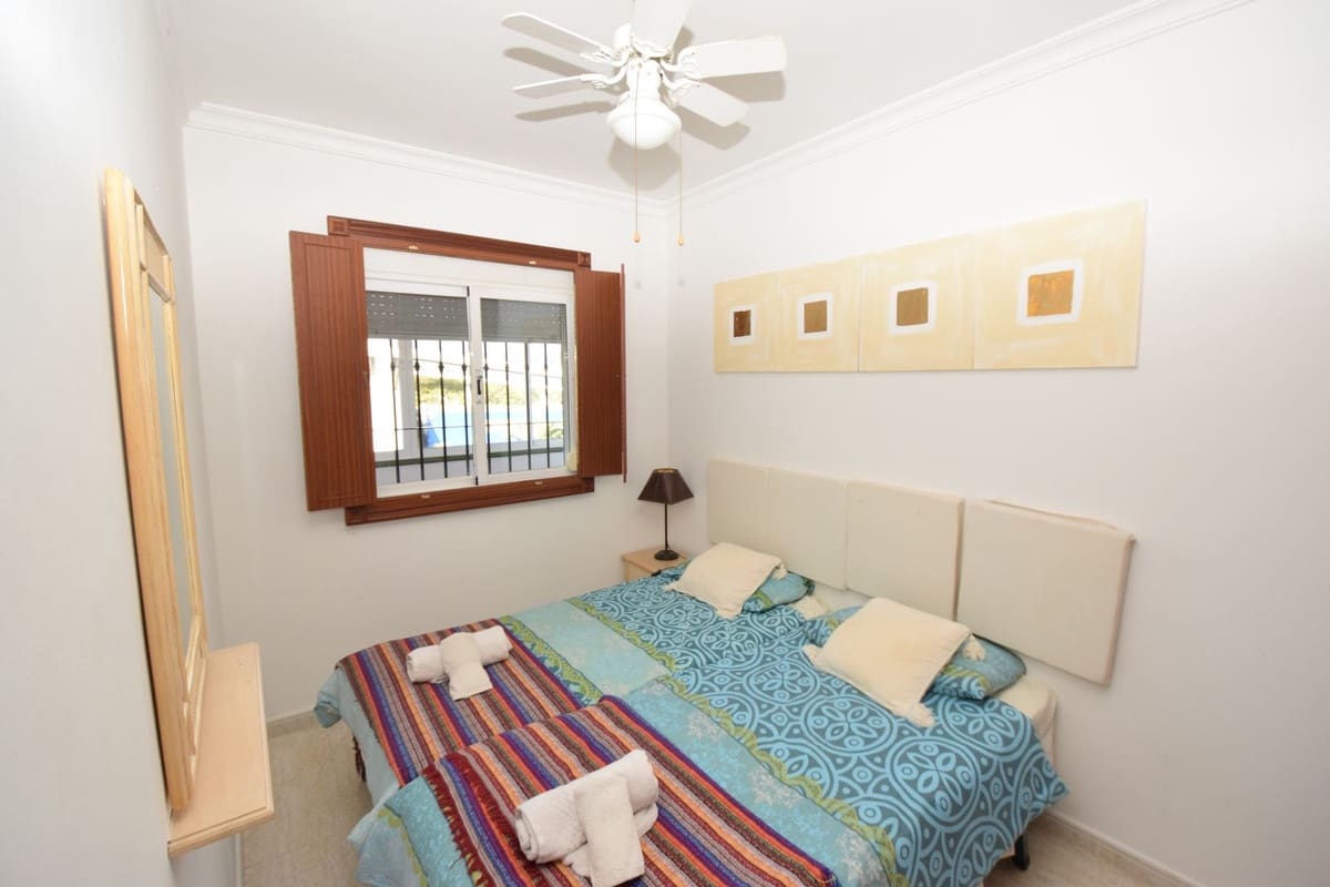 3 bedroom Apartment for sale in La Cala de Mijas with pool - € 399,000 (Ref: 8820497)